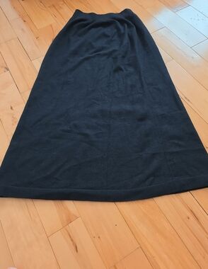 Uniqlo Black Midi A-Line Skirt